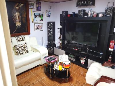 Casa de 5 alcobas en venta en Britalia Kennedy, Bogotá, 256 m² · foto 18 de 20
