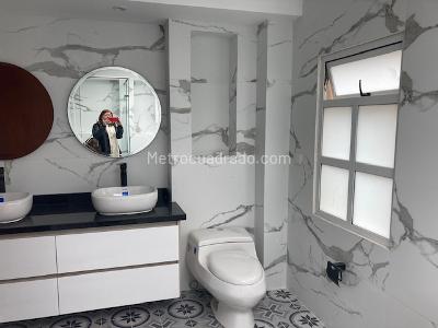 Casa de 5 alcobas en venta en Variante Chia, Chía, 350 m² · foto 17 de 20