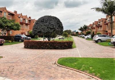 Casa de 5 alcobas en venta en Variante Chia, Chía, 350 m² · foto 7 de 20