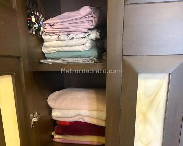 Apartamento de 2 alcobas en venta en Santa Barbara Occidental, Bogotá, 136 m² · foto 16 de 17
