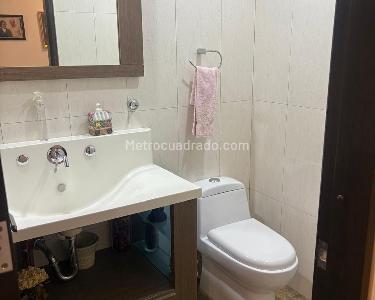 Apartamento de 2 alcobas en venta en Santa Barbara Occidental, Bogotá, 136 m² · foto 8 de 17