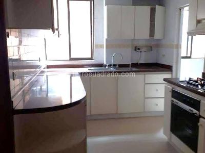 Apartamento de 3 alcobas en venta en Chico San Patricio, Bogotá, 139 m² · foto 11 de 16