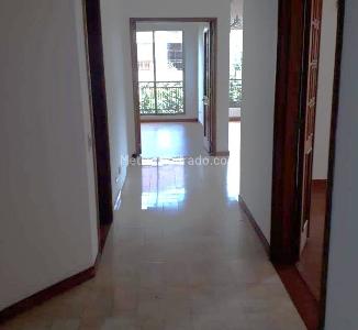 Apartamento de 3 alcobas en venta en Chico San Patricio, Bogotá, 139 m² · foto 4 de 16