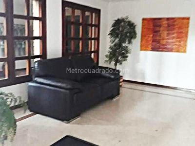 Apartamento de 3 alcobas en venta en Chico San Patricio, Bogotá, 139 m² · foto 9 de 16