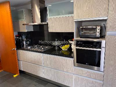 Apartamento de 3 alcobas en venta en Altos Del Retiro, Bogotá, 200 m² · foto 11 de 20