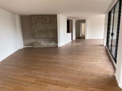 Apartamento de 3 alcobas en venta en Chico Alto, Bogotá, 340 m² · foto 4 de 20