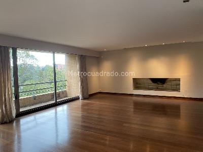 Apartamento de 4 alcobas en venta en La Cabrera, Bogotá, 318 m² · foto 3 de 20