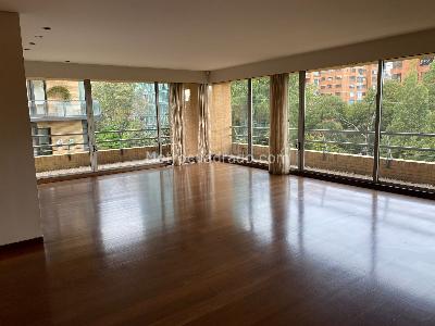 Apartamento de 4 alcobas en venta en La Cabrera, Bogotá, 318 m² · foto 4 de 20