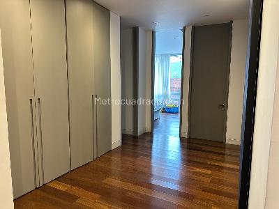 Apartamento de 3 alcobas en venta en Reserva Del Chico, Bogotá, 330 m² · foto 9 de 20