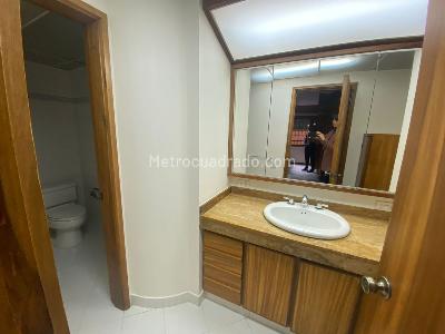 Apartamento en venta en El Refugio, Bogotá · foto 9 de 16