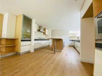 Casa de 4 alcobas en venta en Santa Ana Oriental, Bogotá, 450 m² · foto 13 de 20