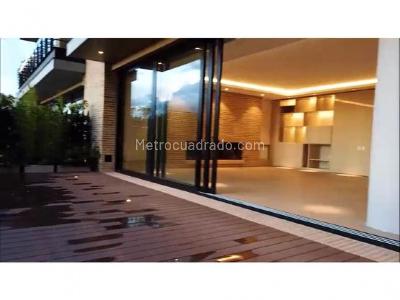 Casa de 3 alcobas en venta en El Refugio, Bogotá, 610 m² · foto 2 de 20