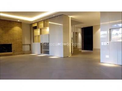 Casa de 3 alcobas en venta en El Refugio, Bogotá, 610 m² · foto 3 de 20