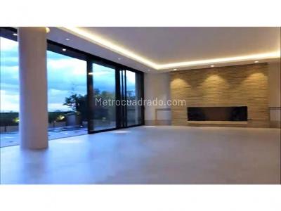 Casa de 3 alcobas en venta en El Refugio, Bogotá, 610 m² · foto 4 de 20