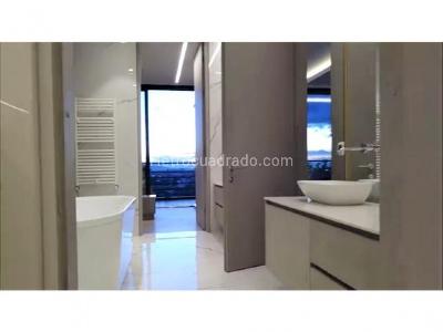 Casa de 3 alcobas en venta en El Refugio, Bogotá, 610 m² · foto 17 de 20