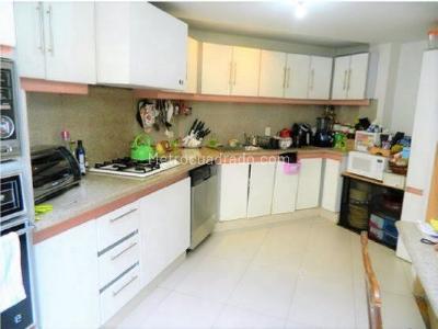 Casa de 3 alcobas en venta en Santa Ana Oriental, Bogotá, 255 m² · foto 9 de 14