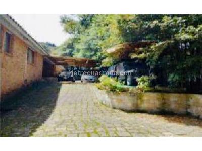 Casa de 5 alcobas en venta en Santa Ana Oriental, Bogotá, 995 m² · foto 2 de 20