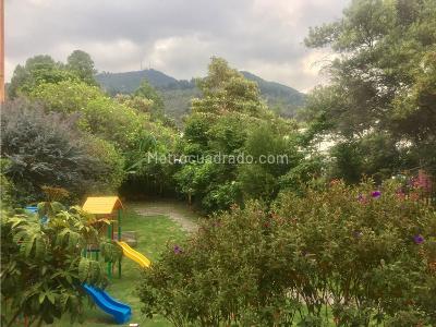 Apartamento de 3 alcobas en venta en Santa Ana Oriental, Bogotá, 213 m² · foto 2 de 15
