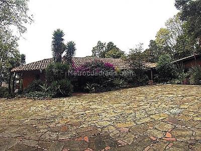Casa de 5 alcobas en venta en Suba, Bogotá · foto 3 de 14