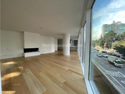 Apartamento en venta en Chico Norte, Bogotá · foto 2 de 13