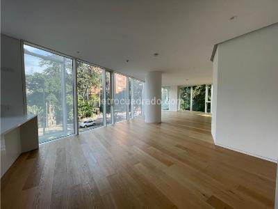 Apartamento en venta en Chico Norte, Bogotá · foto 3 de 13