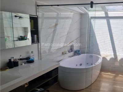 Casa de 4 alcobas en venta en Santa Ana Oriental, Bogotá, 500 m² · foto 6 de 10