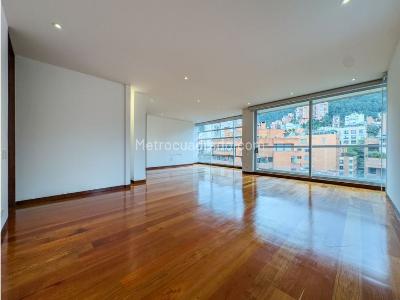 Apartamento de 5 alcobas en venta en La Cabrera, Bogotá, 547 m² · foto 2 de 20