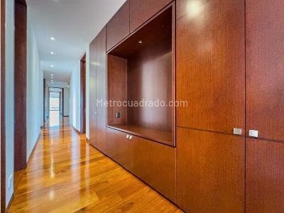 Apartamento de 5 alcobas en venta en La Cabrera, Bogotá, 547 m² · foto 17 de 20