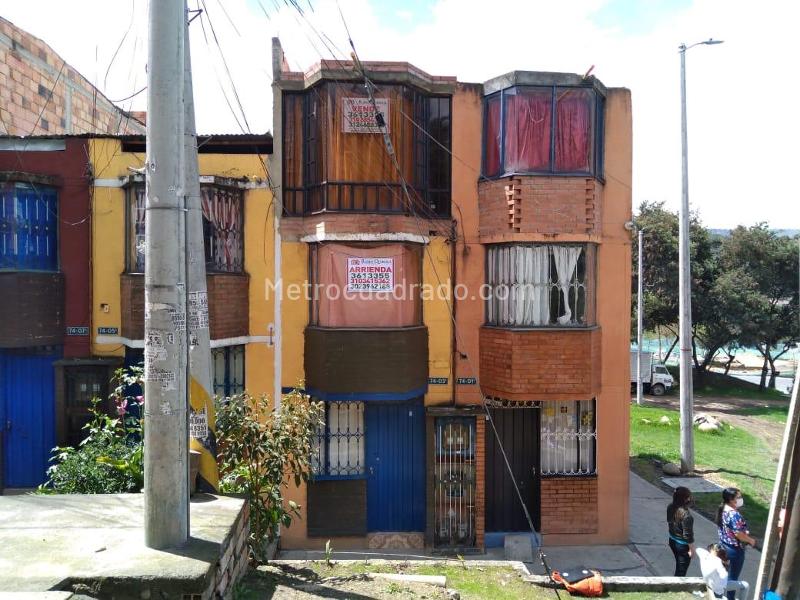 Venta de Casa en Urbanizacion miravalle usme - Bogotá . - 3222-M2737981