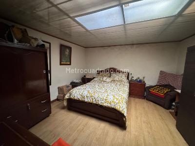 Casa de 5 alcobas en venta en Bello Horizonte, Bogotá, 281 m² · foto 2 de 20