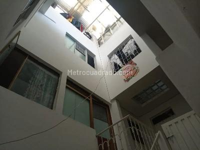 Casa de 5 alcobas en venta en Claret, Bogotá, 280 m² · foto 14 de 20