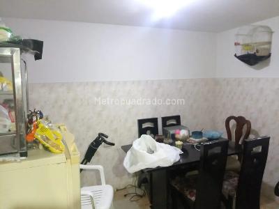 Casa de 5 alcobas en venta en Claret, Bogotá, 280 m² · foto 15 de 20