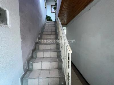 Casa de 5 alcobas en venta en Abraham Lincoln, Bogotá, 245 m² · foto 9 de 20