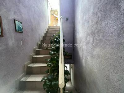 Casa de 5 alcobas en venta en Abraham Lincoln, Bogotá, 245 m² · foto 10 de 20