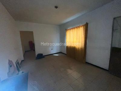 Casa de 5 alcobas en venta en Abraham Lincoln, Bogotá, 245 m² · foto 12 de 20