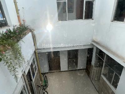 Casa de 5 alcobas en venta en Abraham Lincoln, Bogotá, 245 m² · foto 15 de 20
