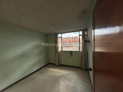 Casa de 5 alcobas en venta en Abraham Lincoln, Bogotá, 245 m² · foto 16 de 20