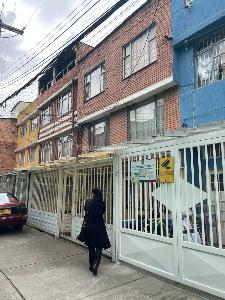 Casa de 5 alcobas en venta en Bonanza, Bogotá, 350 m² · foto 2 de 11