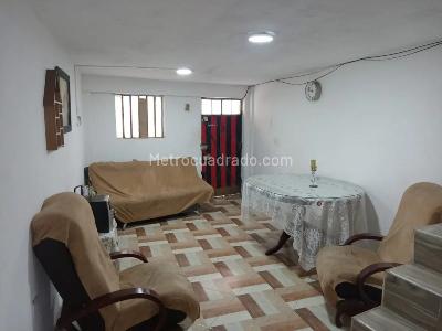 Casa de 5 alcobas en venta en Bellavista Sur, Bogotá, 319 m² · foto 4 de 20