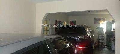 Casa de 5 alcobas en venta en La Victoria, Bogotá, 480 m² · foto 2 de 20