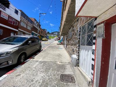 Casa de 5 alcobas en venta en La Victoria, Bogotá, 480 m² · foto 3 de 20
