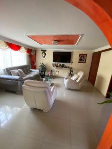 Casa de 5 alcobas en venta en La Victoria, Bogotá, 480 m² · foto 13 de 20
