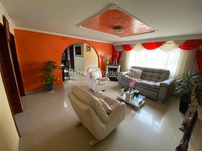 Casa de 5 alcobas en venta en La Victoria, Bogotá, 480 m² · foto 14 de 20