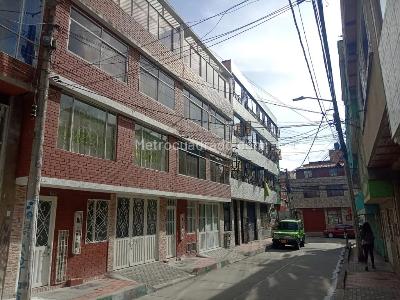 Casa de 5 alcobas en venta en Villa Nelly, Bogotá, 210 m² · foto 4 de 10