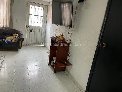 Casa de 5 alcobas en venta en San Miguel, Bogotá, 300 m² · foto 7 de 16