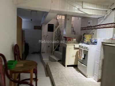 Casa de 5 alcobas en venta en San Miguel, Bogotá, 300 m² · foto 13 de 16