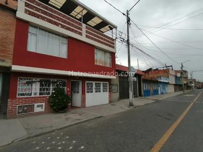 Casa de 5 alcobas en venta en Bosa Los Naranjos, Bogotá, 392 m² · foto 2 de 20