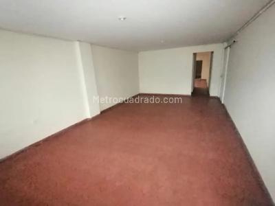 Casa de 5 alcobas en venta en Bosa Los Naranjos, Bogotá, 392 m² · foto 3 de 20