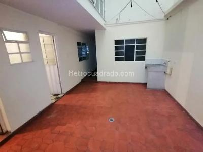 Casa de 5 alcobas en venta en Bosa Los Naranjos, Bogotá, 392 m² · foto 4 de 20