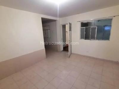 Casa de 5 alcobas en venta en Bosa Los Naranjos, Bogotá, 392 m² · foto 5 de 20